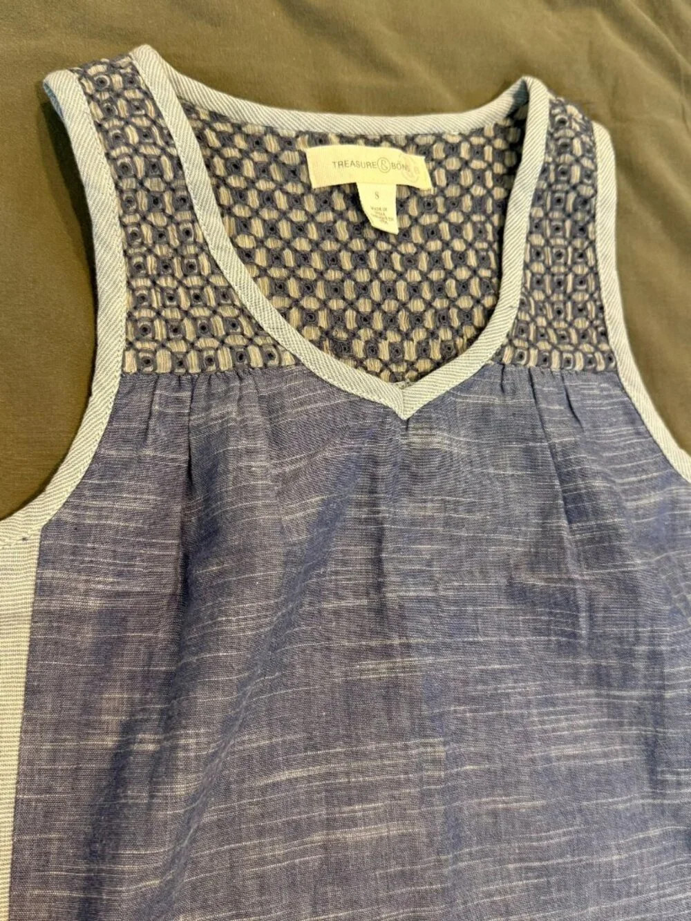 NWT Treasure & Bond Blue Chambray Embroidered Eyelet Tank Top Nordstrom Size S - Picture 4 of 7